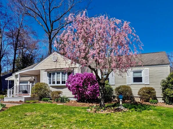 11 Curley Dr, Hudson, MA 01749