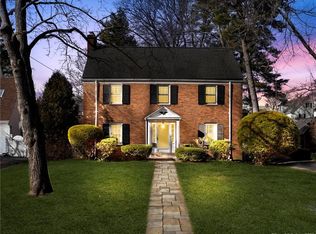 41 Foxcroft Rd, West Hartford, CT 06119