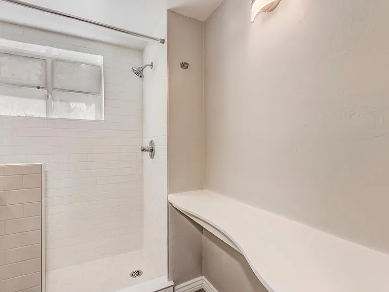 635 N 4th Ave — Photo 10