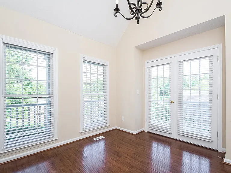 39 Crestview Dr — Photo 3