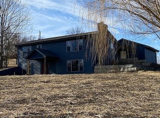 5521 NW Green Hills Rd, Topeka, KS 66618