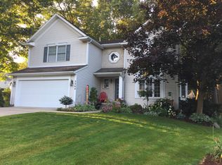 2484 Carrington Rd NE, Grand Rapids, MI 49525