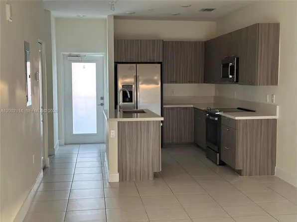 8265 NW 41st St, Miami, FL