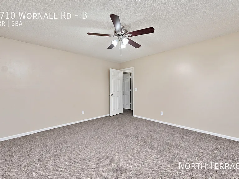 9718 Wornall Rd — Photo 15