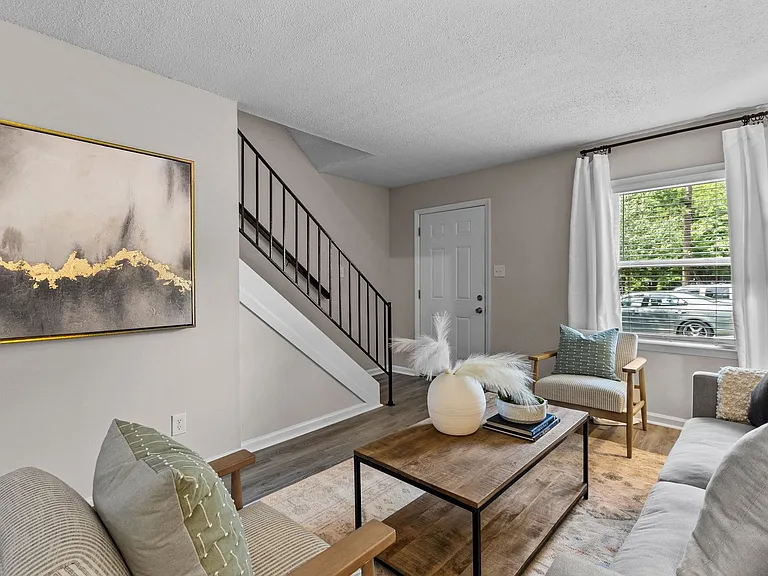 300 E McPherson Dr — Photo 16
