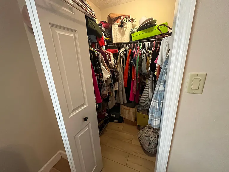 310 Dorchester Dr — Photo 5