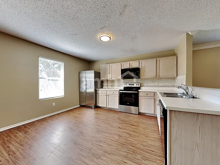4609 Green Meadow Dr — Photo 4