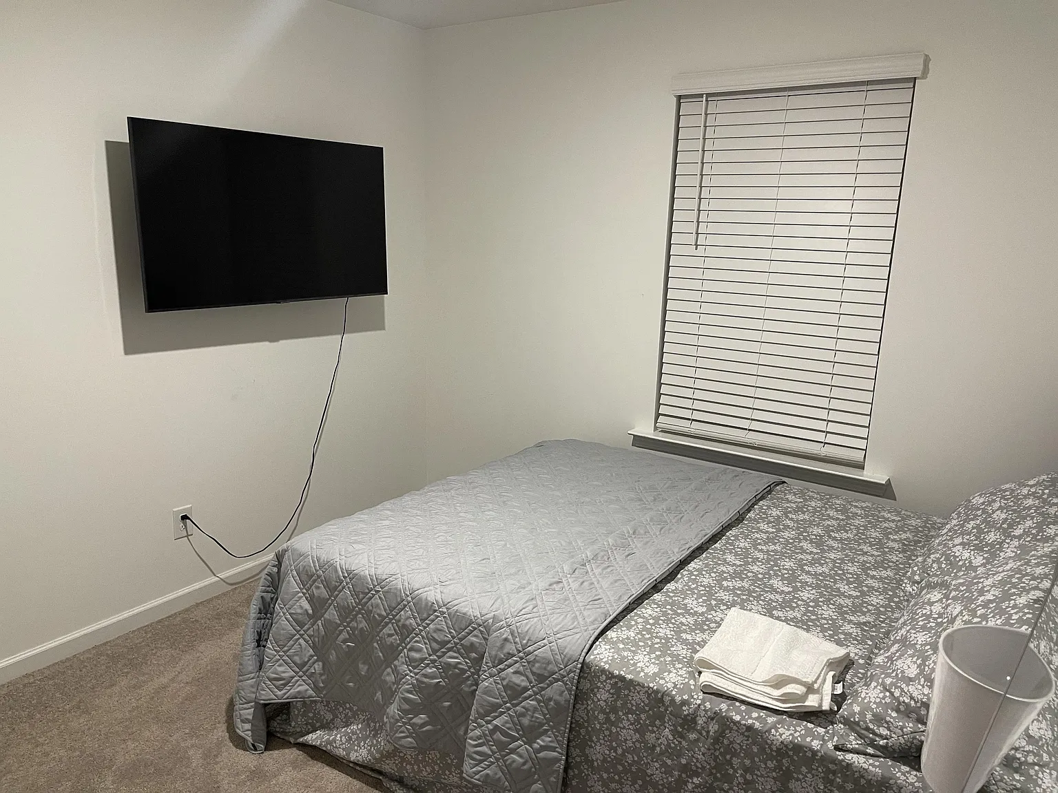 1 bed, 2.5 bath, 2000 sqft, $1,364 — Photo 1