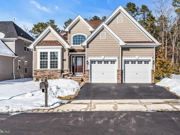 62 Milky Way Dr, Barnegat, NJ 08005