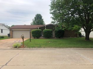 3308 Seven Pines Dr, Belleville, IL 62221