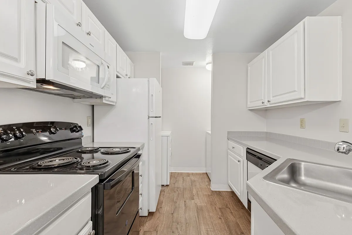 Building Photo - Cascadia Pointe