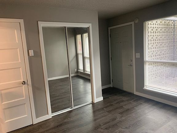 4th image of 5416 S M St #6