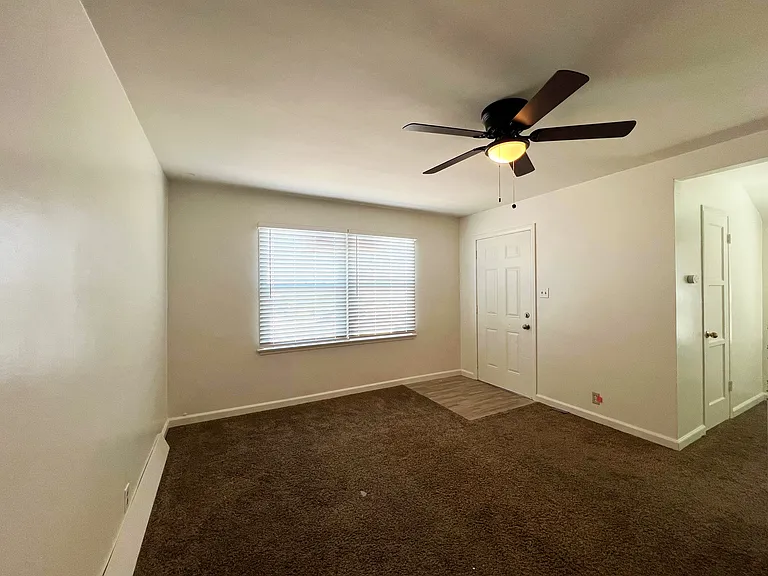 950 Flora St — Photo 6