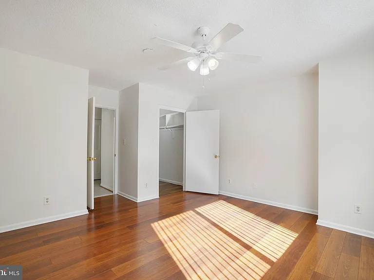 3713 George Mason Dr #T5W — Photo 33