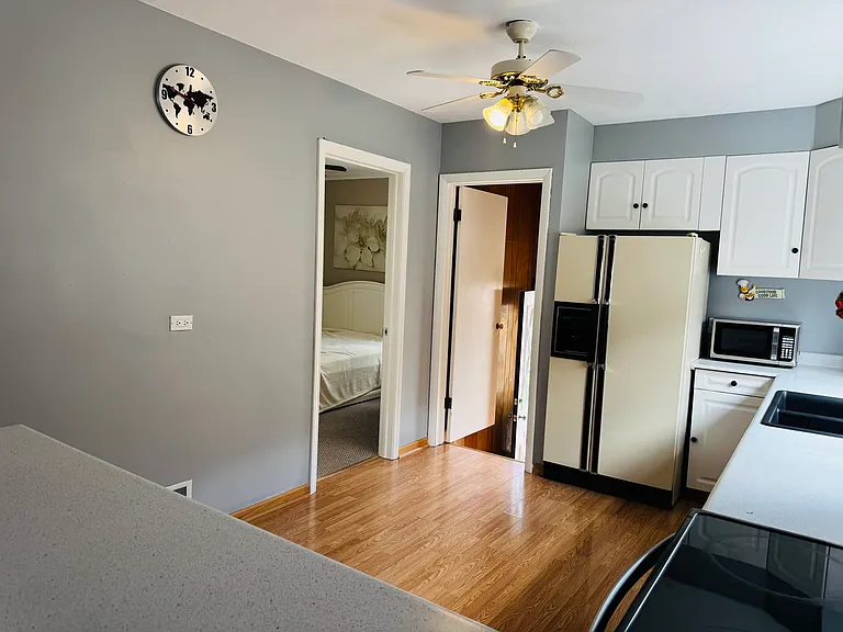 4925 S Leamington Ave — Photo 6
