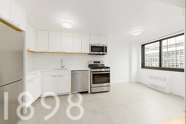 Rented by A&E Real Estate Management | media 9