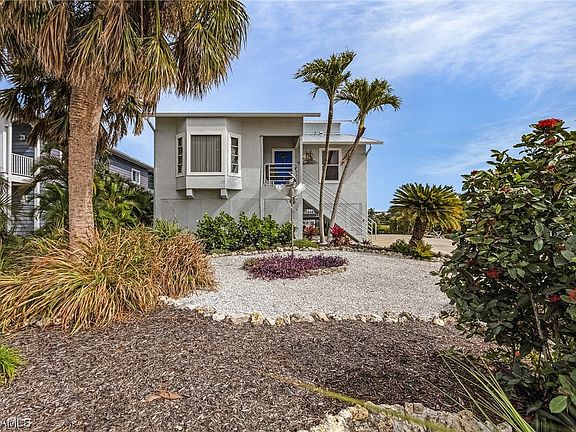 3rd image of 2672 Sanderling Ct