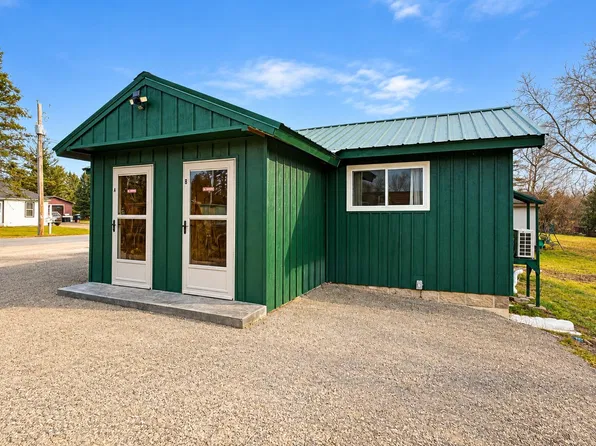 5121 Spruce St, Laona, WI 54541