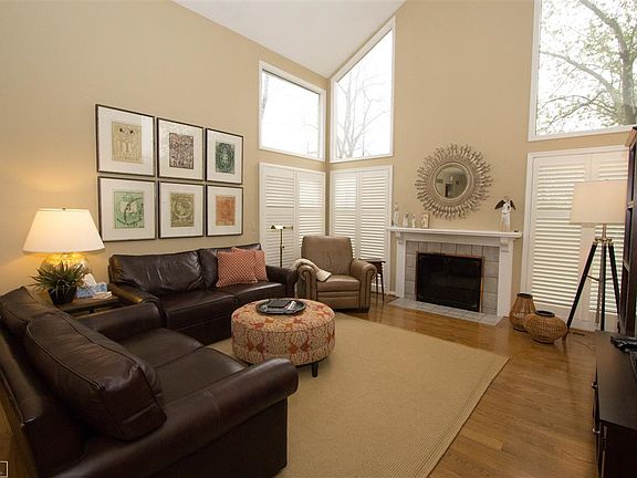 3rd image of 43169 W Kirkwood Dr