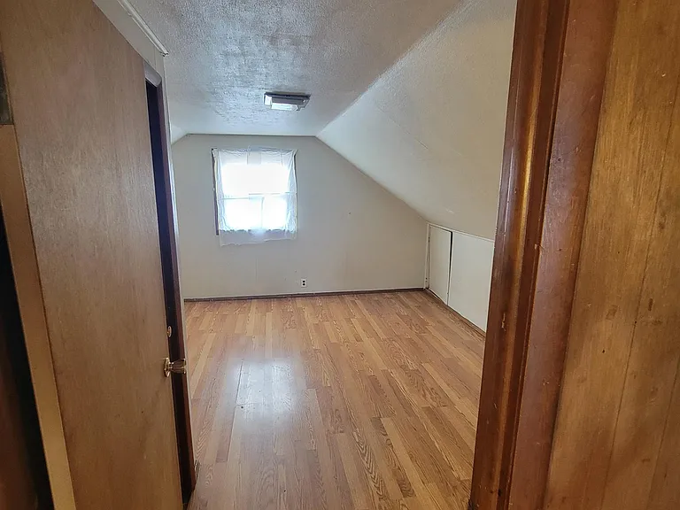 6012 44th Ave — Photo 12