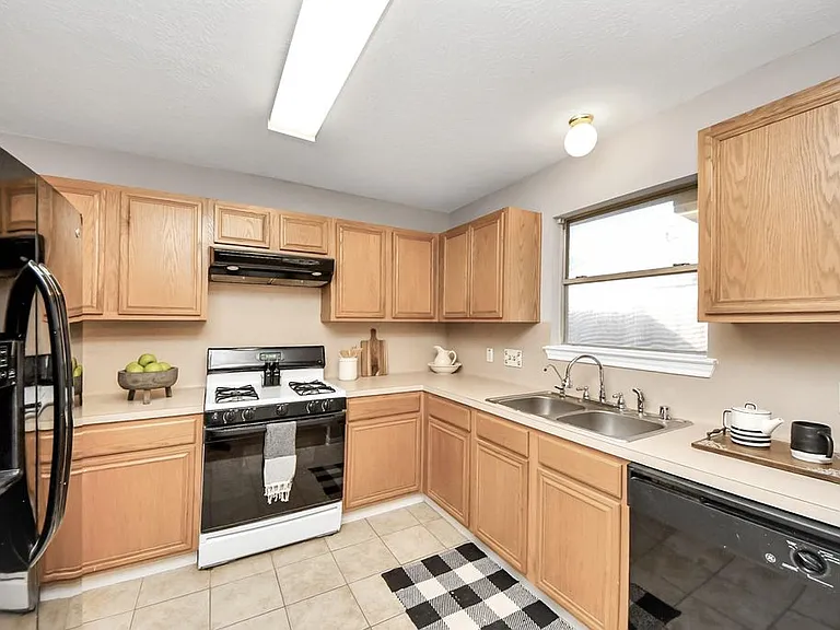 5615 Brenwood Glen Trl — Photo 3