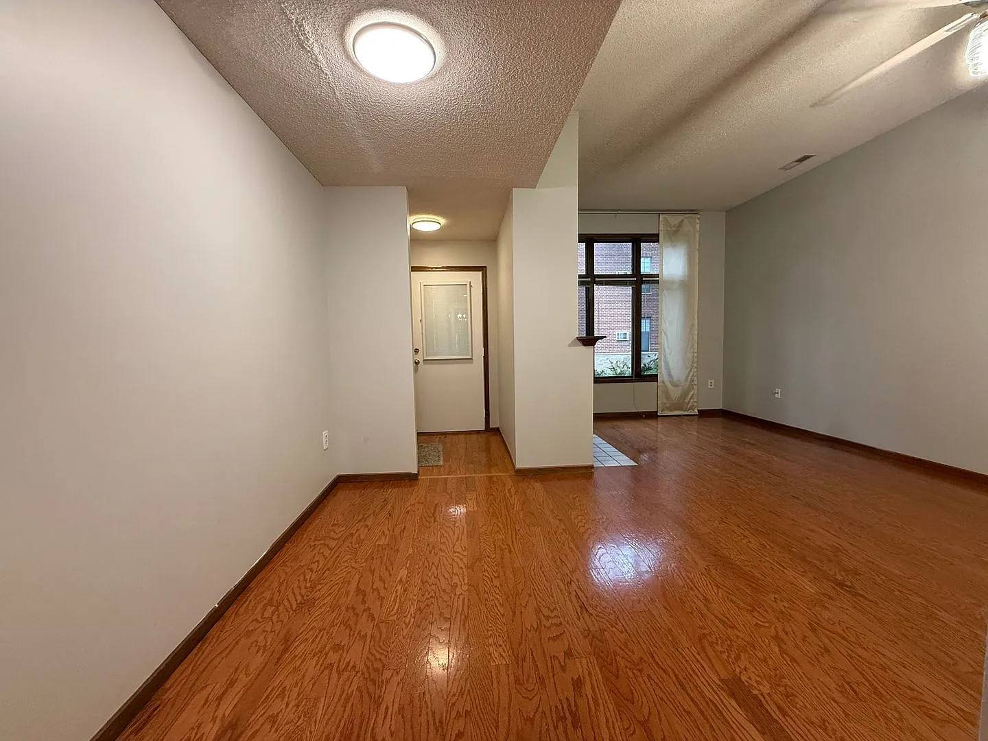 A Cozy City Retreat With Heated Parking — Photo 3