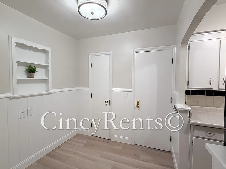 1110 Delta Ave #1 — Photo 10