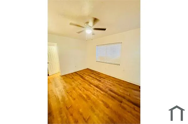 Building Photo - 422 NE 82nd St #2B