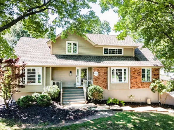 13293 W 112th Ter, Overland Park, KS 66210
