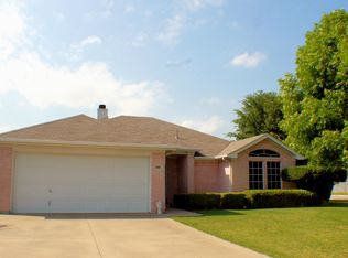 300 Preston Dr, Cleburne, TX 76033