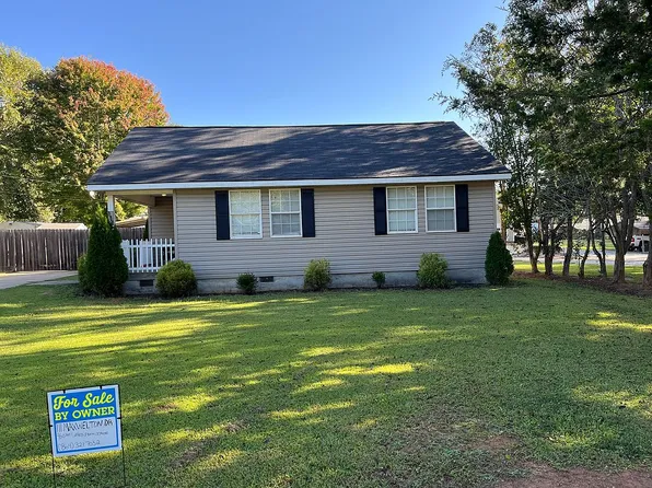 111 Maxwellton Dr, Greenwood, SC 29646