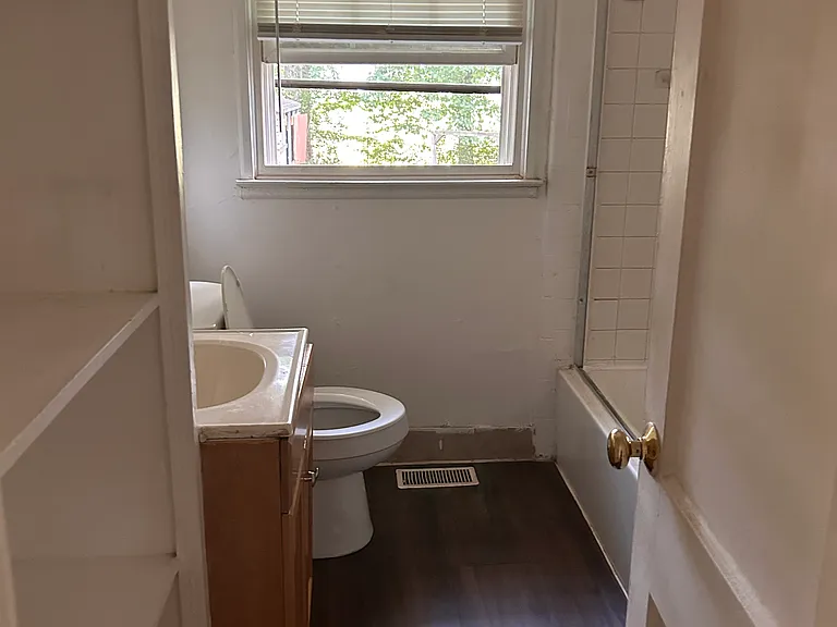 2100 W Florida St — Photo 6