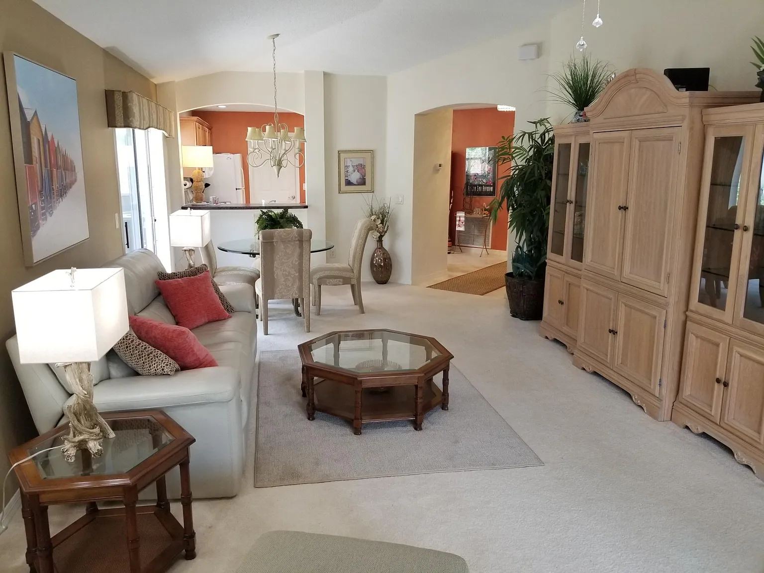 2 bed, 1200 sqft, $2,400 — Photo 2