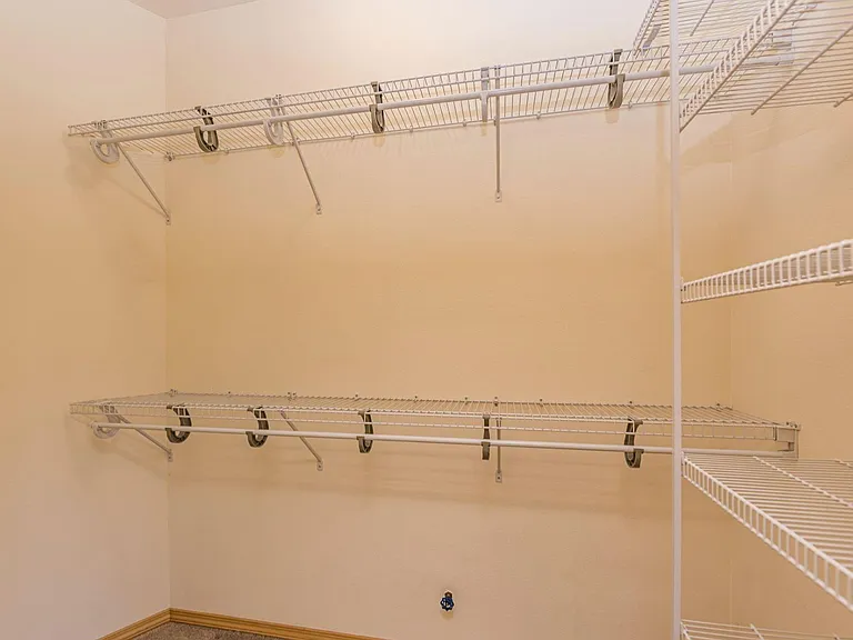 70 Nesting Pl — Photo 15