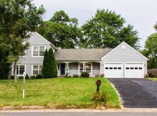 329 Silver Ridge Dr, Sterling, VA 20164