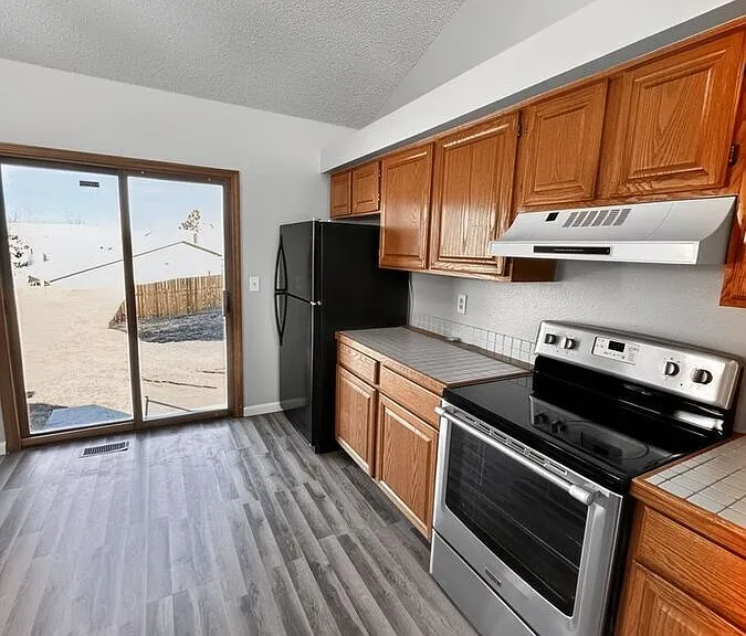 3820 Dolphin Cir — Photo 5