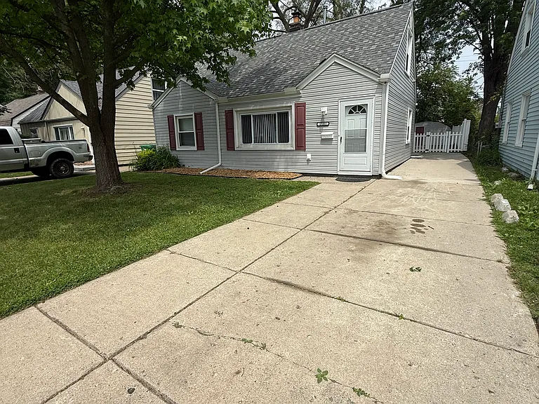 17393 Lincoln Ave — Photo 3