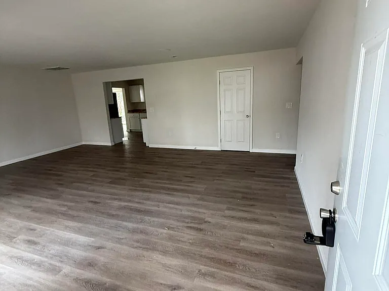 1767 Vancouver Dr — Photo 11