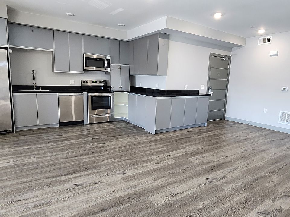 1st image of 7040 Woodman Ave #201