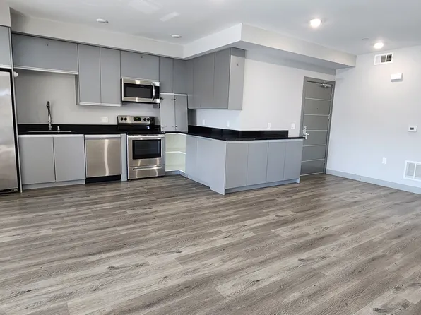 7040 Woodman Ave, Van Nuys, CA