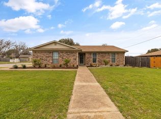 1301 Augusta Rd, Benbrook, TX 76126
