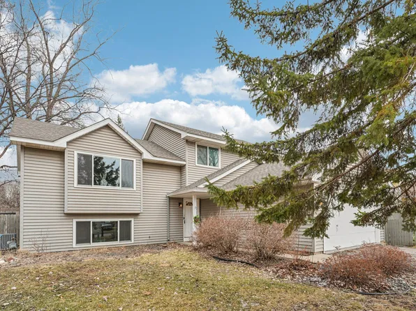1208 Parkwood Ct, Burnsville, MN 55337