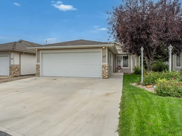 127 W Whispering Way, Vulcan, AB T0L 2B0