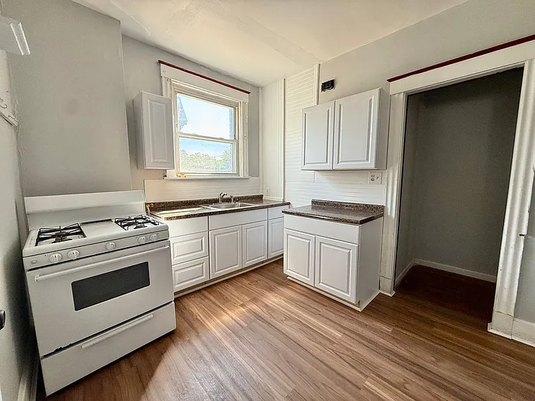 548 Carplin Pl — Photo 17