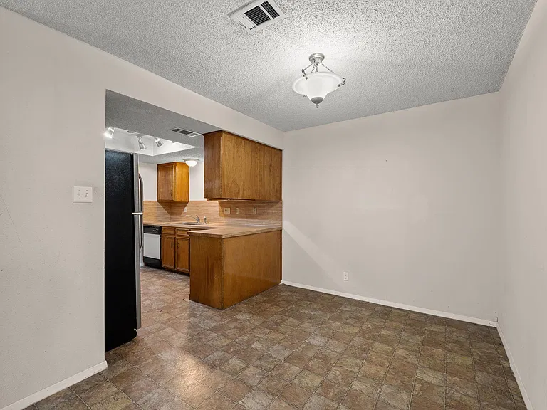 101 Norwood Dr #B — Photo 5