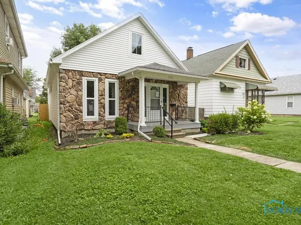 238 Elm St, Rossford, OH 43460