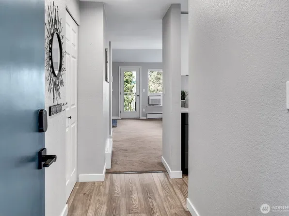 12707 NE 116th Street #A-304, Kirkland, WA 98034