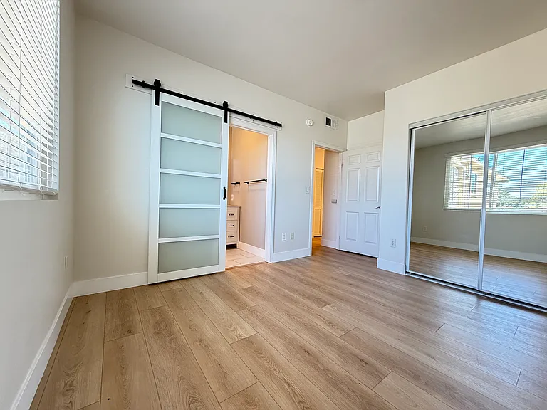 300 E Providencia Ave — Photo 6