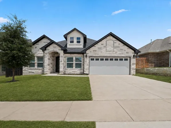 351 Firework Ln, Giddings, TX 78942