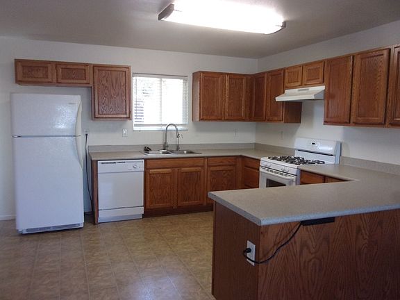 4th image of 73637 Sunnyvale Dr